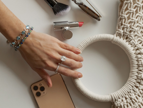 Entrepreneurial woman on the go 