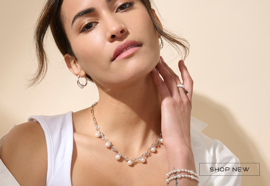 Woman wearing rhodium with pearls